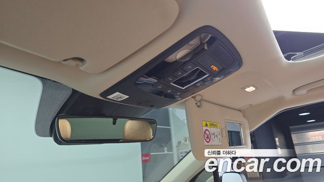 Kia Canival 2021 — photo 24