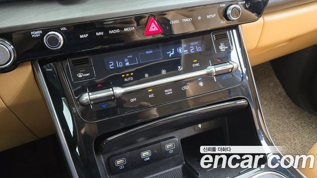 Kia Canival 2021 — photo 30