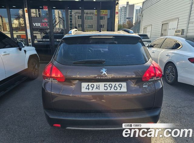 Peugeot 2008 2015 — photo 2
