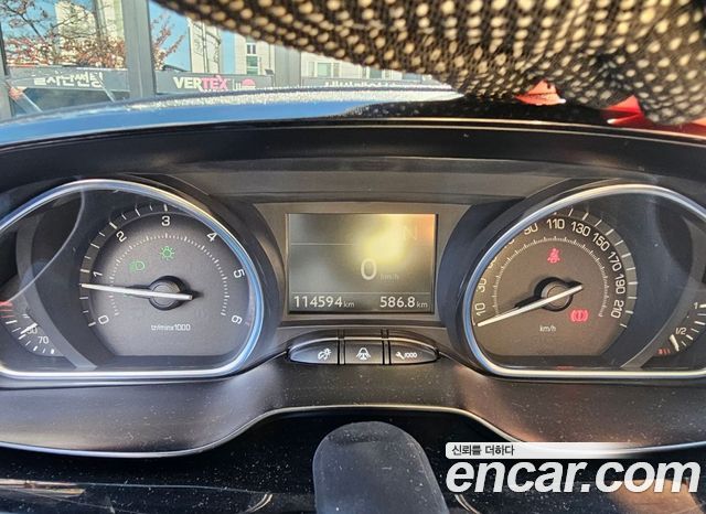 Peugeot 2008 2015 — photo 7