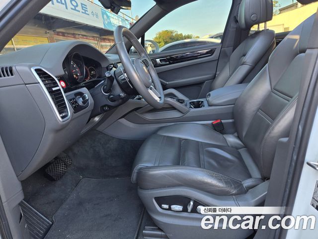 Porsche Cayenne 2019 — photo 9