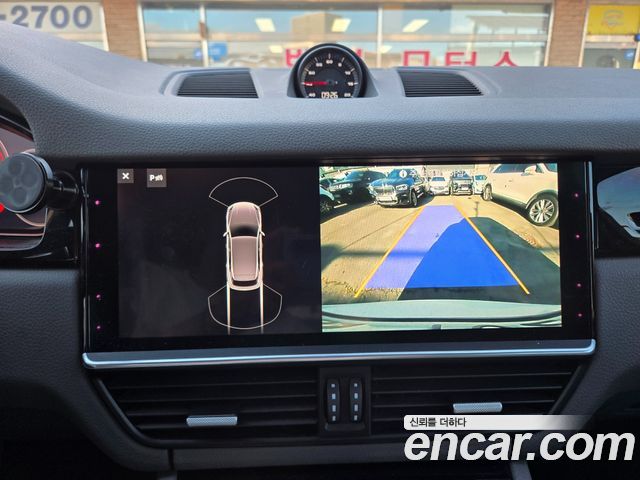 Porsche Cayenne 2019 — photo 16