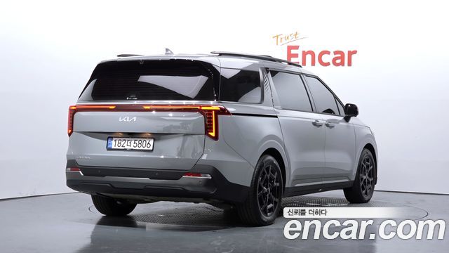 Kia Canival 2025 — photo 2