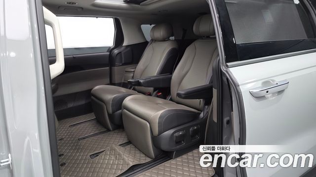 Kia Canival 2025 — photo 18