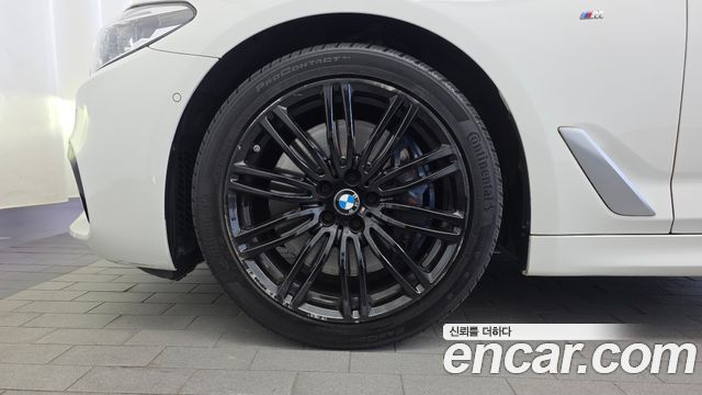 BMW 5-Series 2018 — photo 5