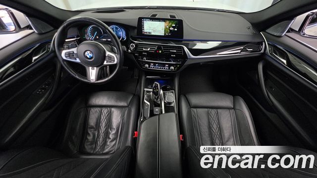 BMW 5-Series 2018 — photo 7