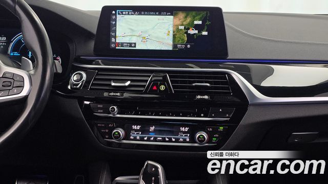 BMW 5-Series 2018 — photo 14