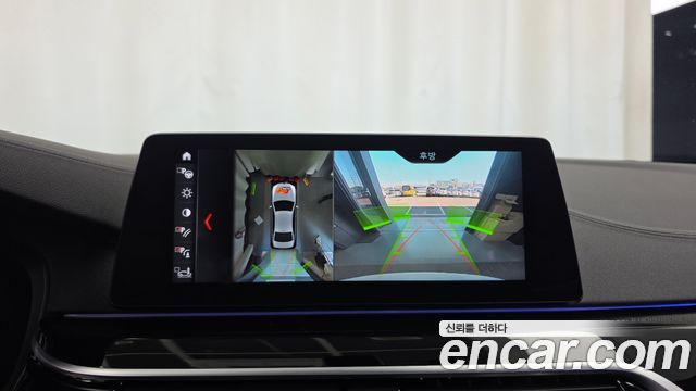 BMW 5-Series 2018 — photo 15