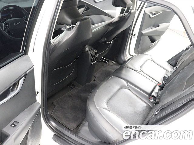Kia Niro 2023 — photo 11