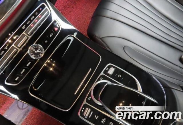 Mercedes-Benz CLS-Class 2020 — photo 7