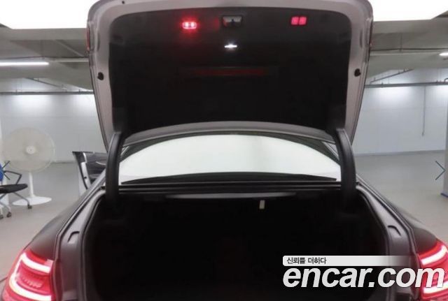 Mercedes-Benz CLS-Class 2020 — photo 12