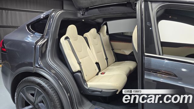 Tesla Model X 2026 — photo 17