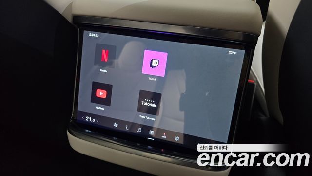 Tesla Model X 2026 — photo 26