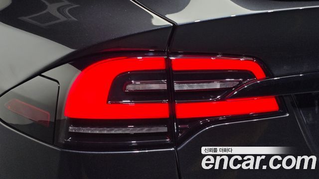 Tesla Model X 2026 — photo 9