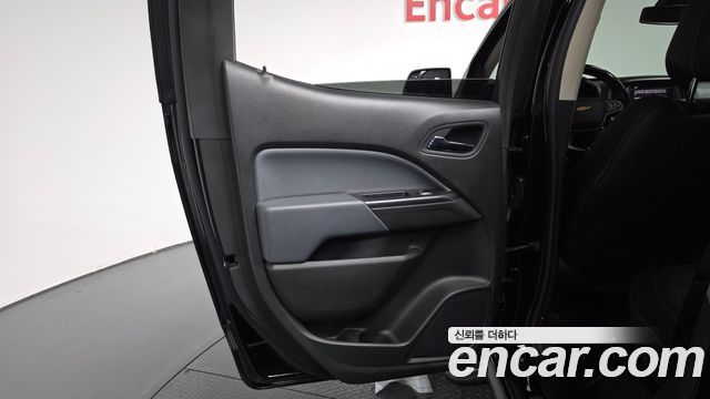 Chevrolet Korea Colorado 2021 — photo 15