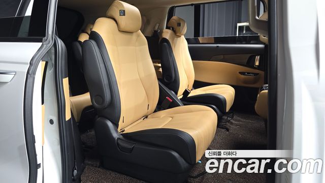 Kia Canival 2021 — photo 19