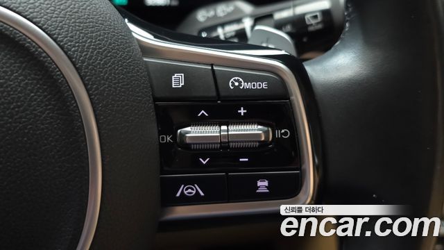 Kia Canival 2021 — photo 25