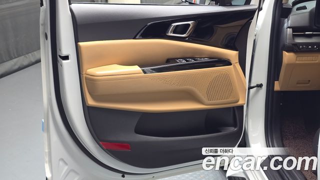 Kia Canival 2021 — photo 14