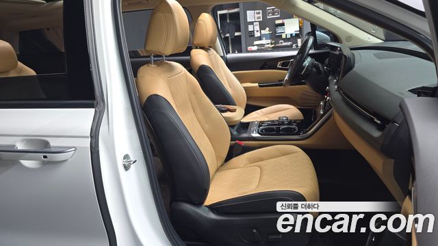 Kia Canival 2021 — photo 16