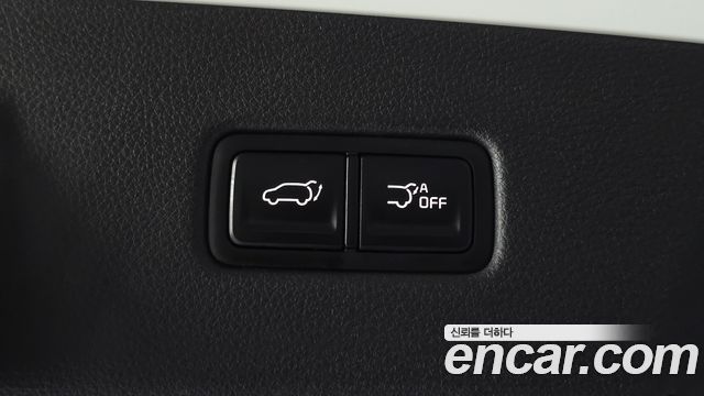 Kia Canival 2021 — photo 28