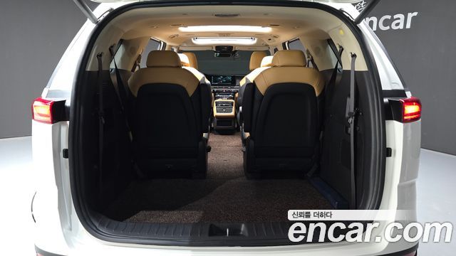 Kia Canival 2021 — photo 29