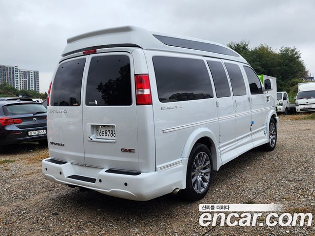 GMC Savana 2020 — photo 11