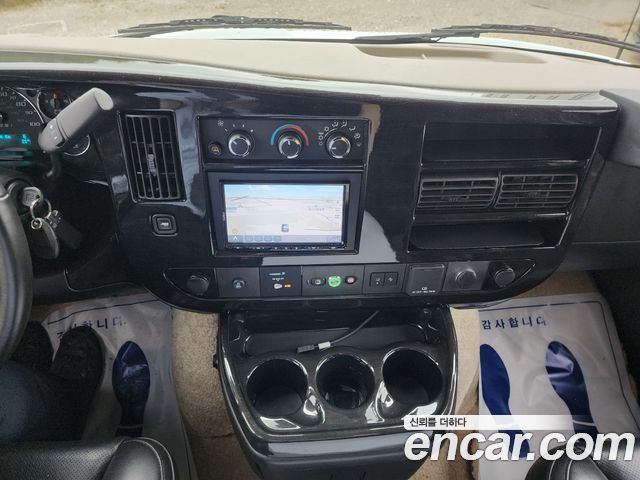 GMC Savana 2020 — photo 18