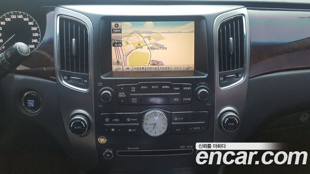 Hyundai Equus 2010 — photo 9