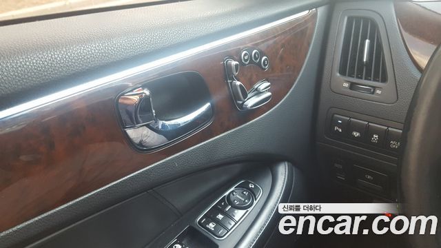 Hyundai Equus 2010 — photo 12