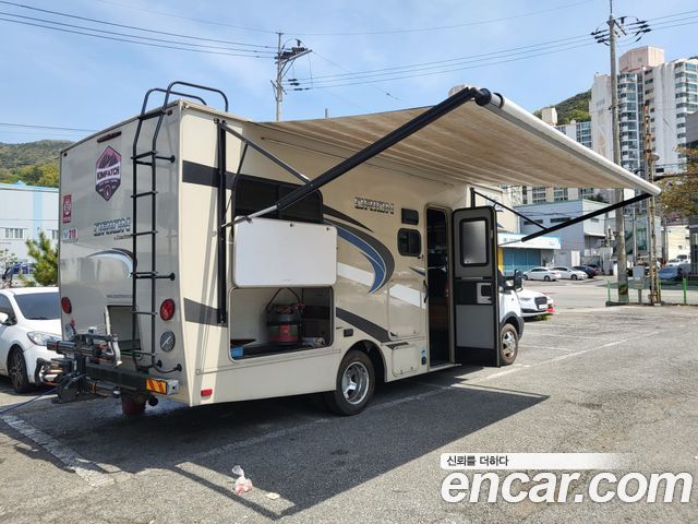 Ford Transit 2018 — photo 2