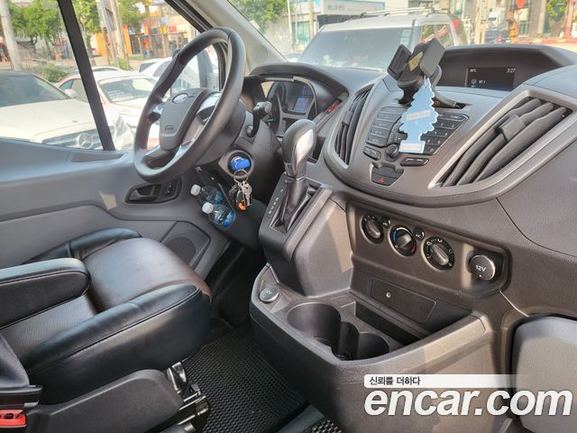 Ford Transit 2018 — photo 16