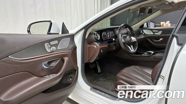 Mercedes-Benz CLS-Class 2020 — photo 11