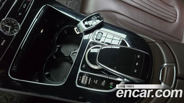 Mercedes-Benz CLS-Class 2020 — photo 16