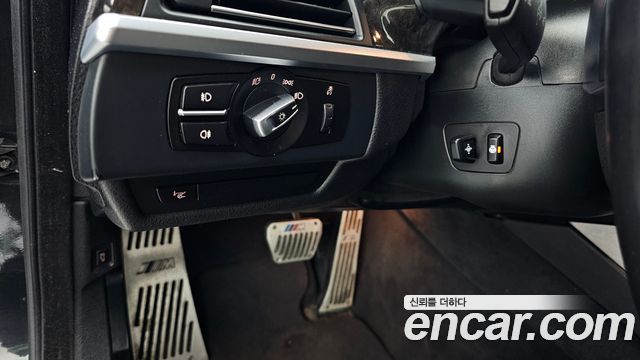 BMW 6-Series 2013 — photo 16