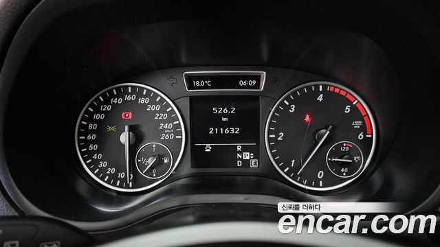 Mercedes-Benz B-Class 2013 — photo 8
