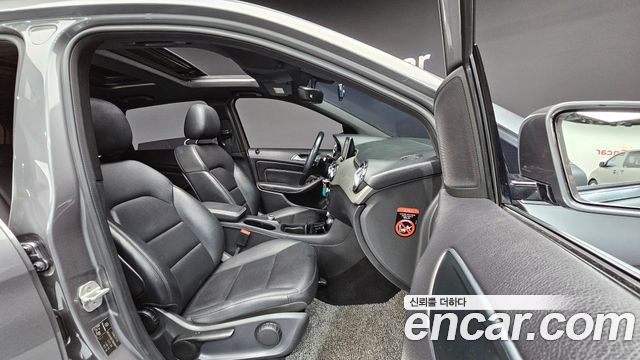 Mercedes-Benz B-Class 2013 — photo 10