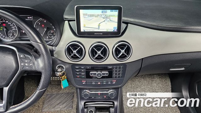 Mercedes-Benz B-Class 2013 — photo 15