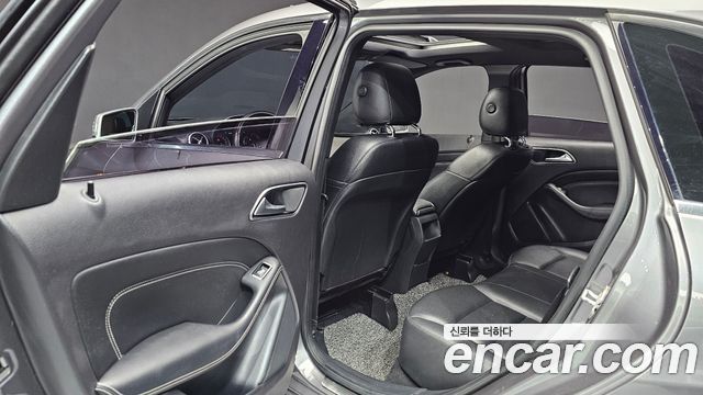 Mercedes-Benz B-Class 2013 — photo 18