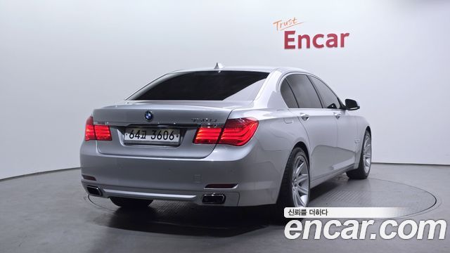 BMW 7-Series 2009 — photo 2