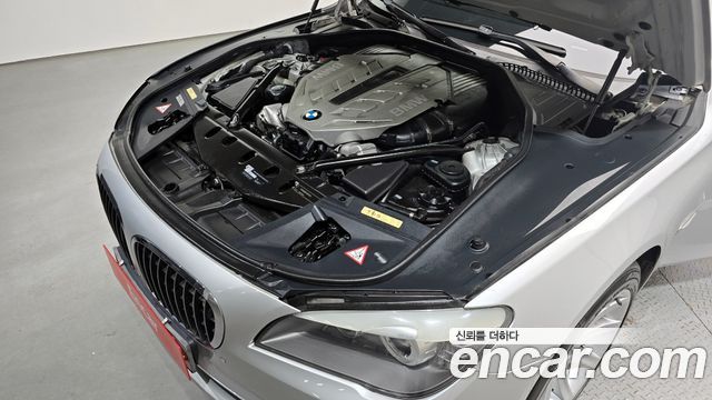 BMW 7-Series 2009 — photo 6