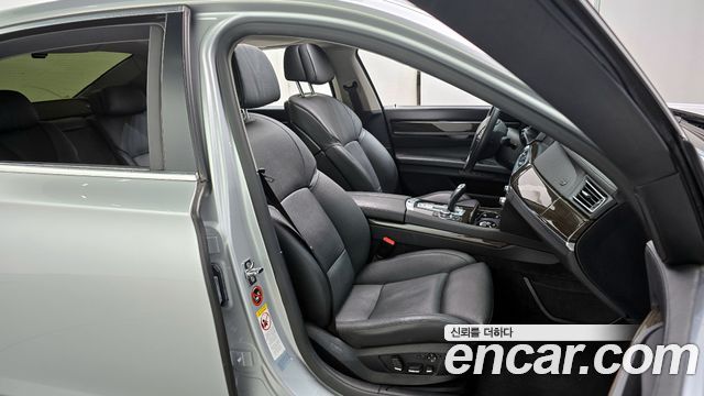 BMW 7-Series 2009 — photo 10