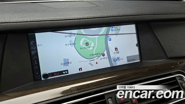 BMW 7-Series 2009 — photo 15