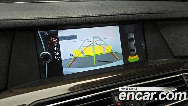 BMW 7-Series 2009 — photo 16