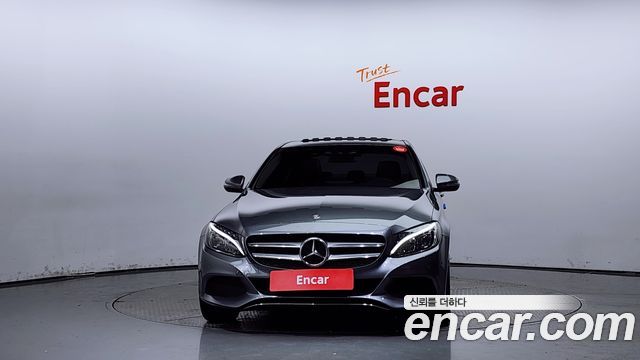 Mercedes-Benz C-Class 2018 — photo 3
