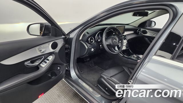 Mercedes-Benz C-Class 2018 — photo 10