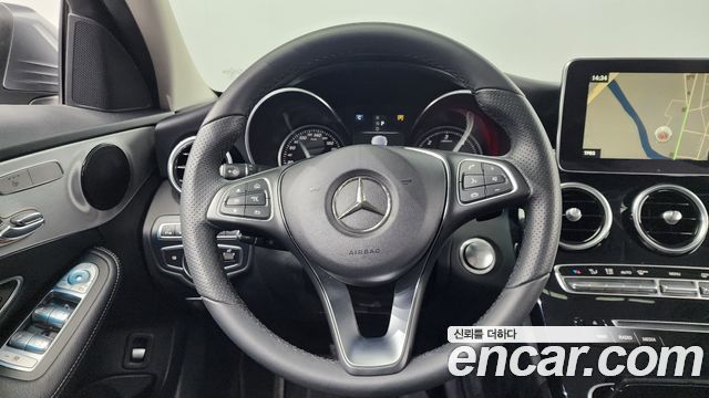 Mercedes-Benz C-Class 2018 — photo 13