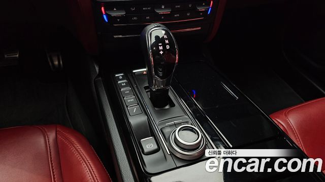Maserati Quattroporte 2017 — photo 9