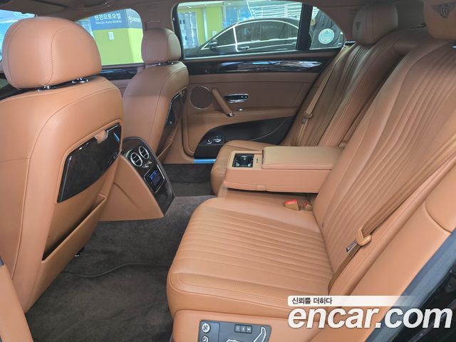 Bentley Flying Spur 2018 — photo 5