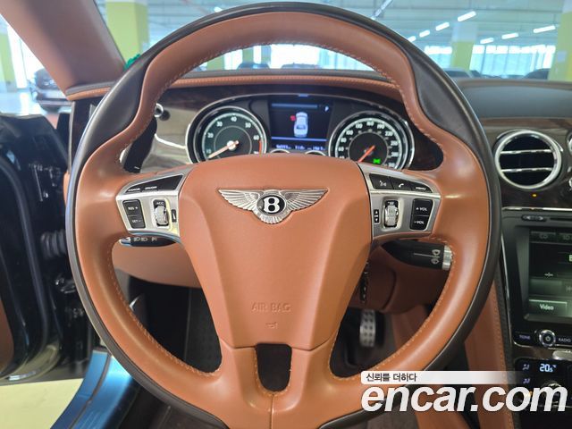 Bentley Flying Spur 2018 — photo 10