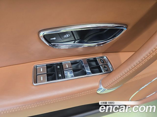 Bentley Flying Spur 2018 — photo 15